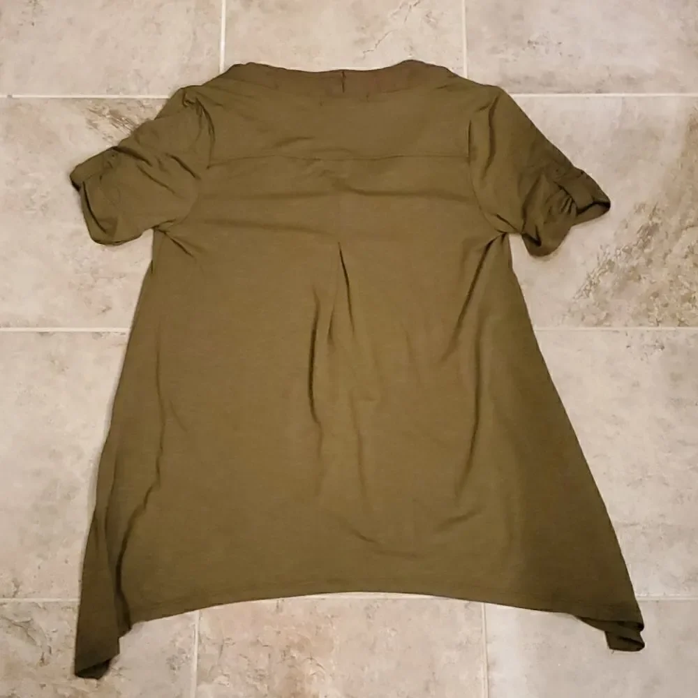 89th & Madison button front top - Picture 7 of 7